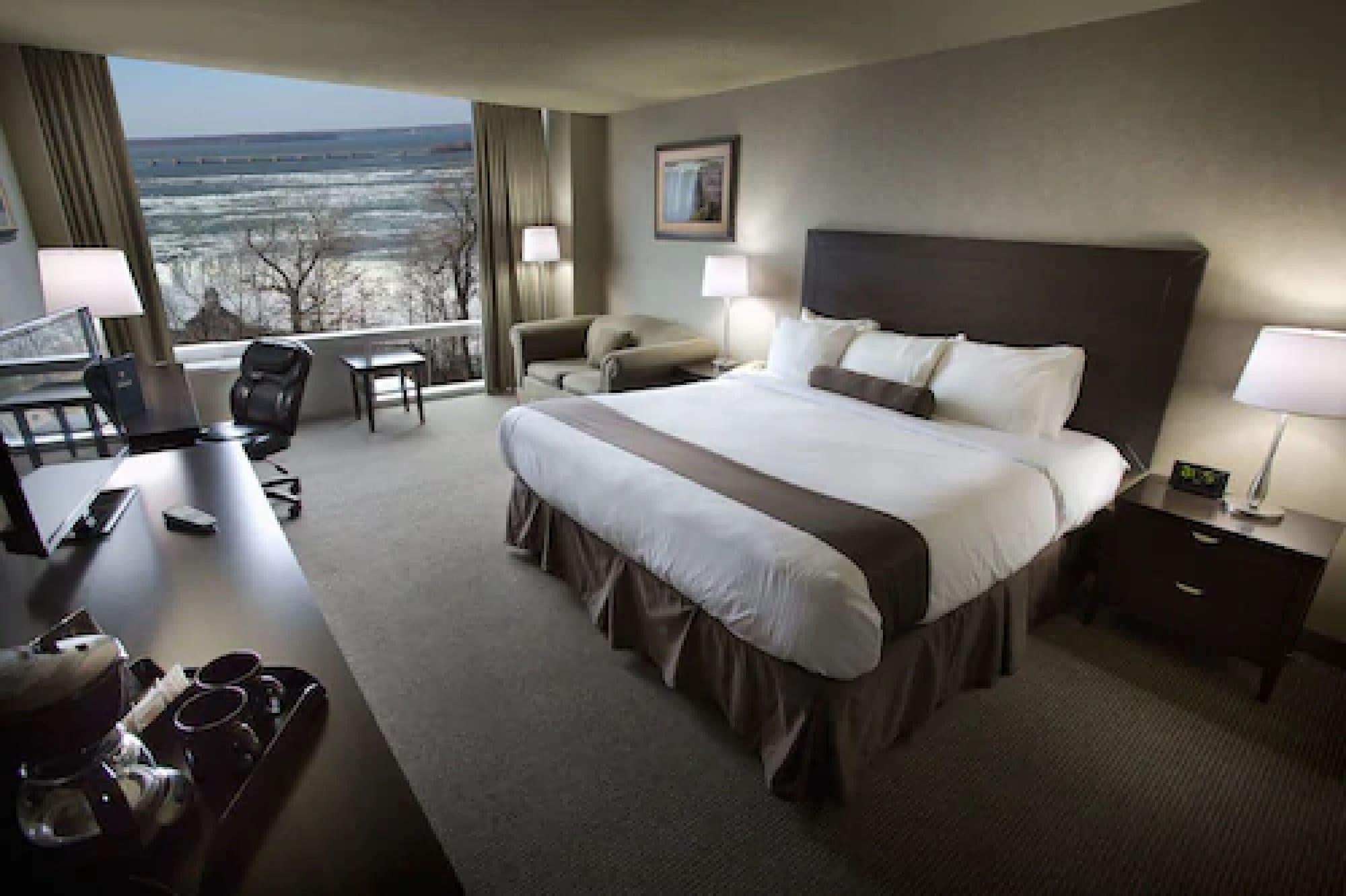 Hotel The Oakes Overlooking The Falls