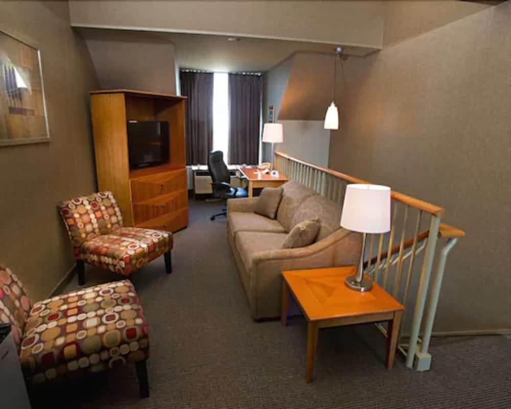 The Oakes Overlooking The Falls Hotel 4*