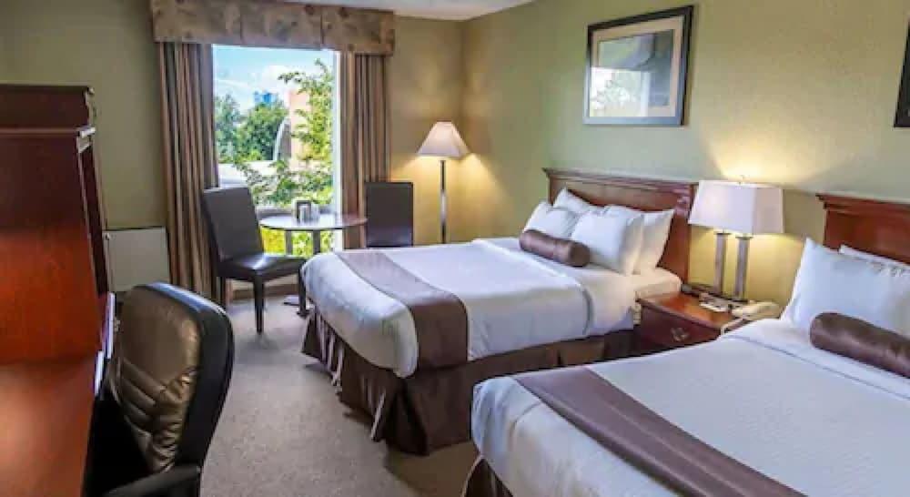 The Oakes Overlooking The Falls Hotel 4*