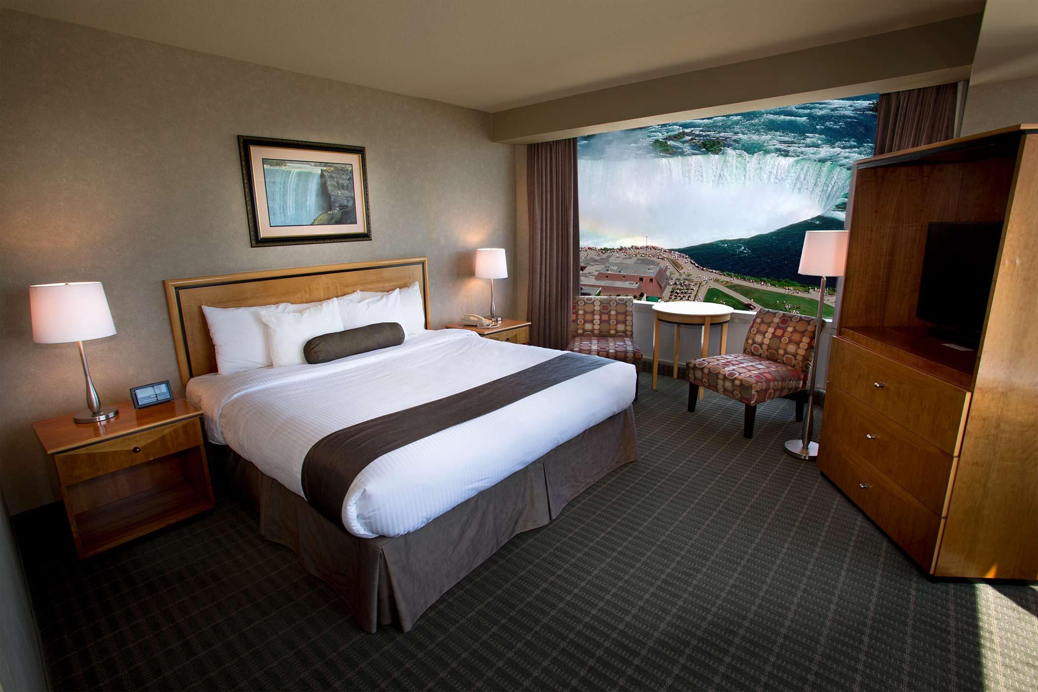 The Oakes Overlooking The Falls Hotel Niagara Falls