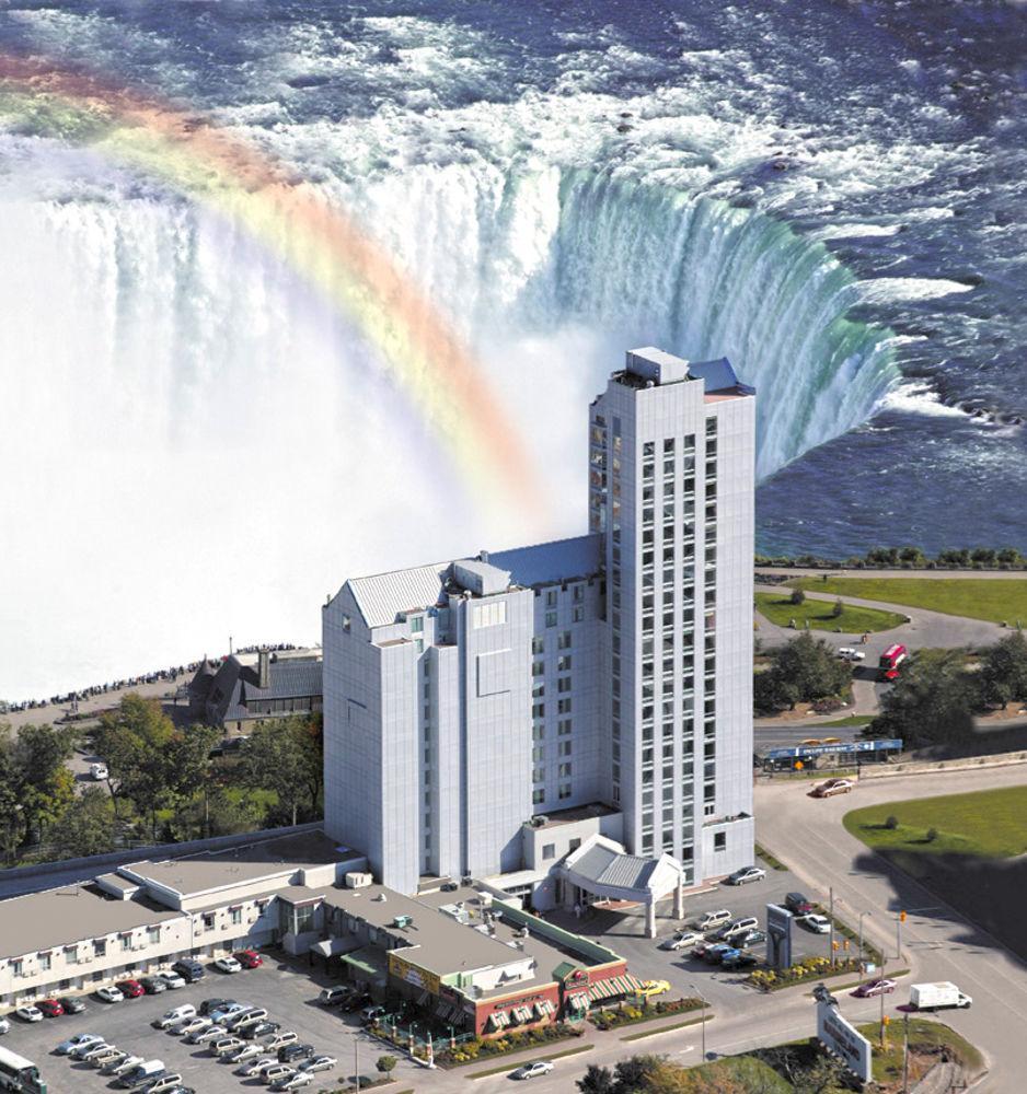 The Oakes Overlooking The Falls Niagara Falls