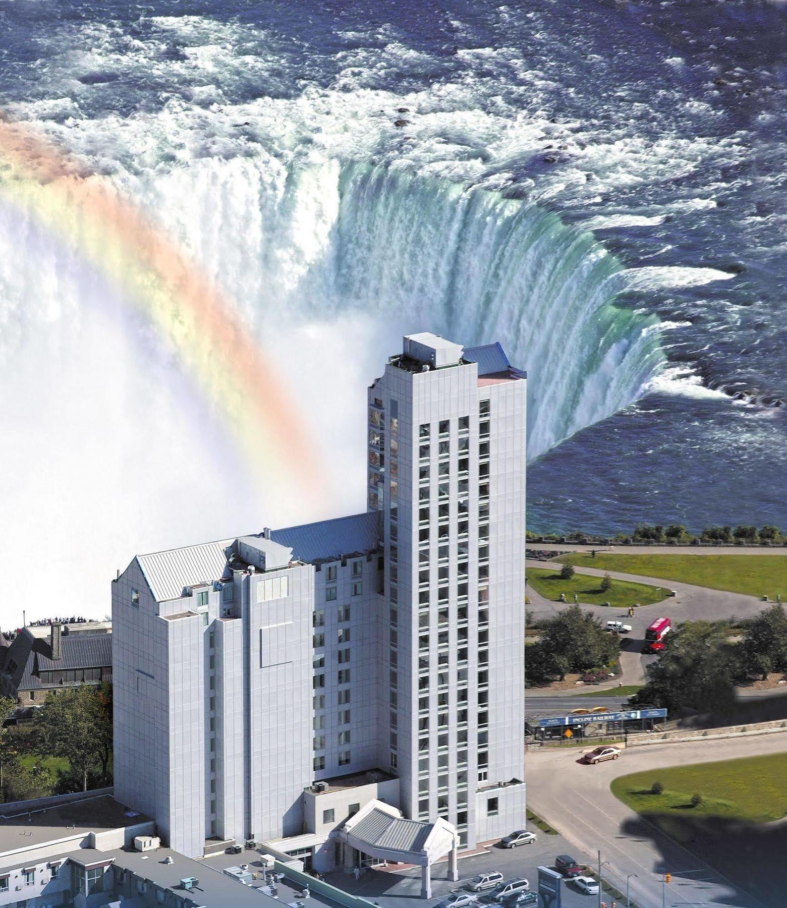 Hotel The Oakes Overlooking The Falls