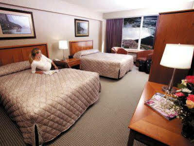 Hotel The Oakes Overlooking The Falls Niagara Falls