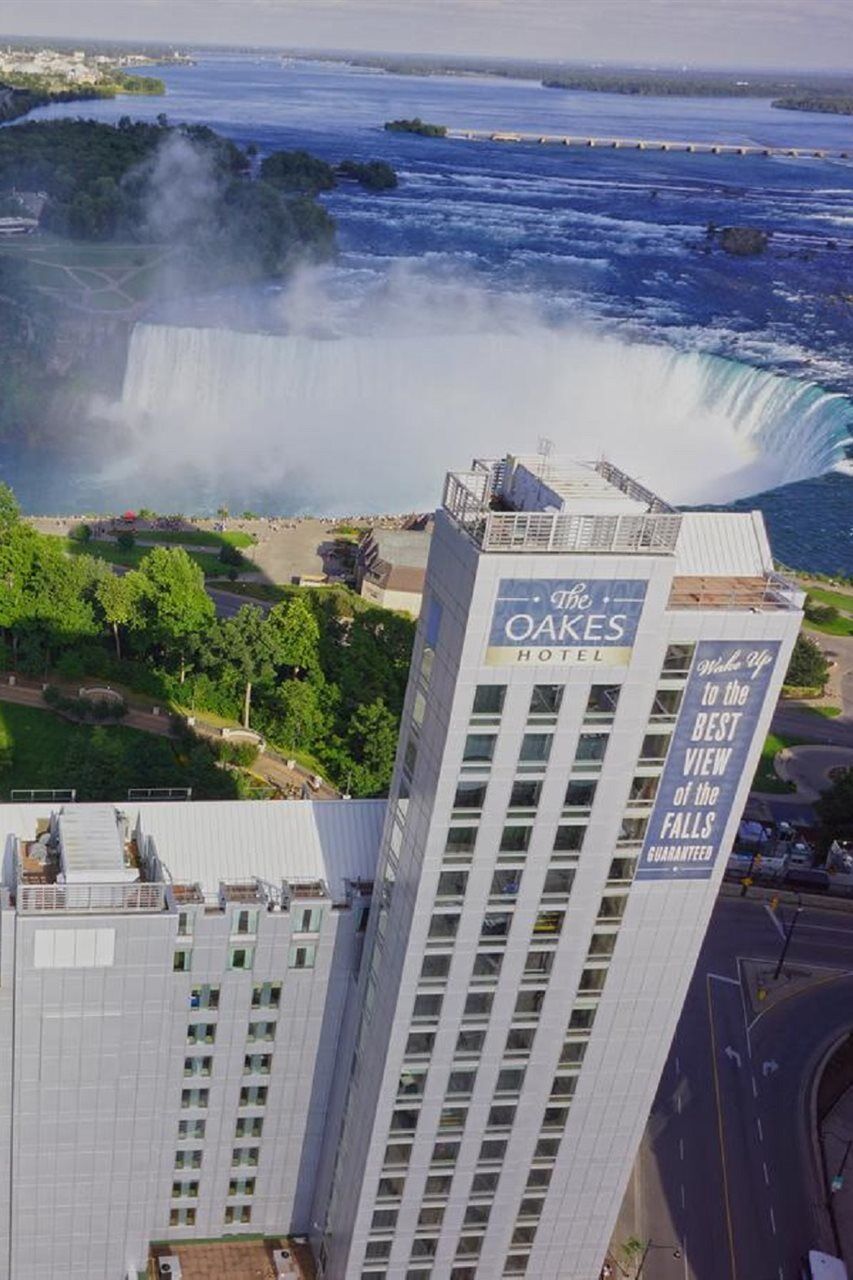 The Oakes Overlooking The Falls 4*